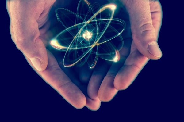 Simulating the Atomic World